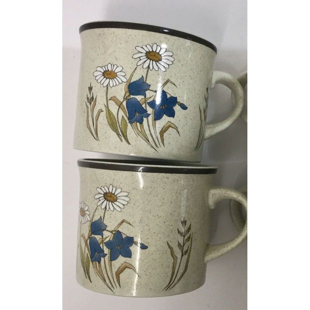 Royal Doulton Lambethware "Hill Top" 2 cups England tableware
